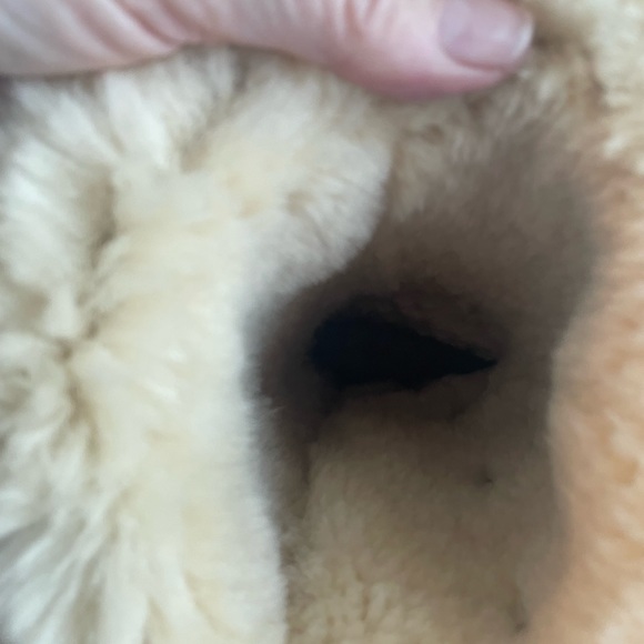 UGG Womens Bailey Triple Button Boot - Picture 5 of 7